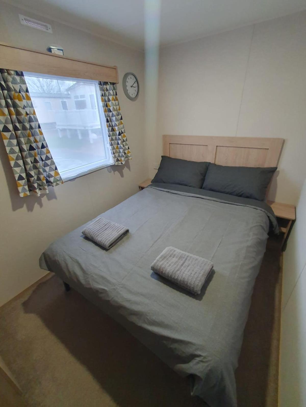 Escape City Caravan Lytchett Minster Esterno foto