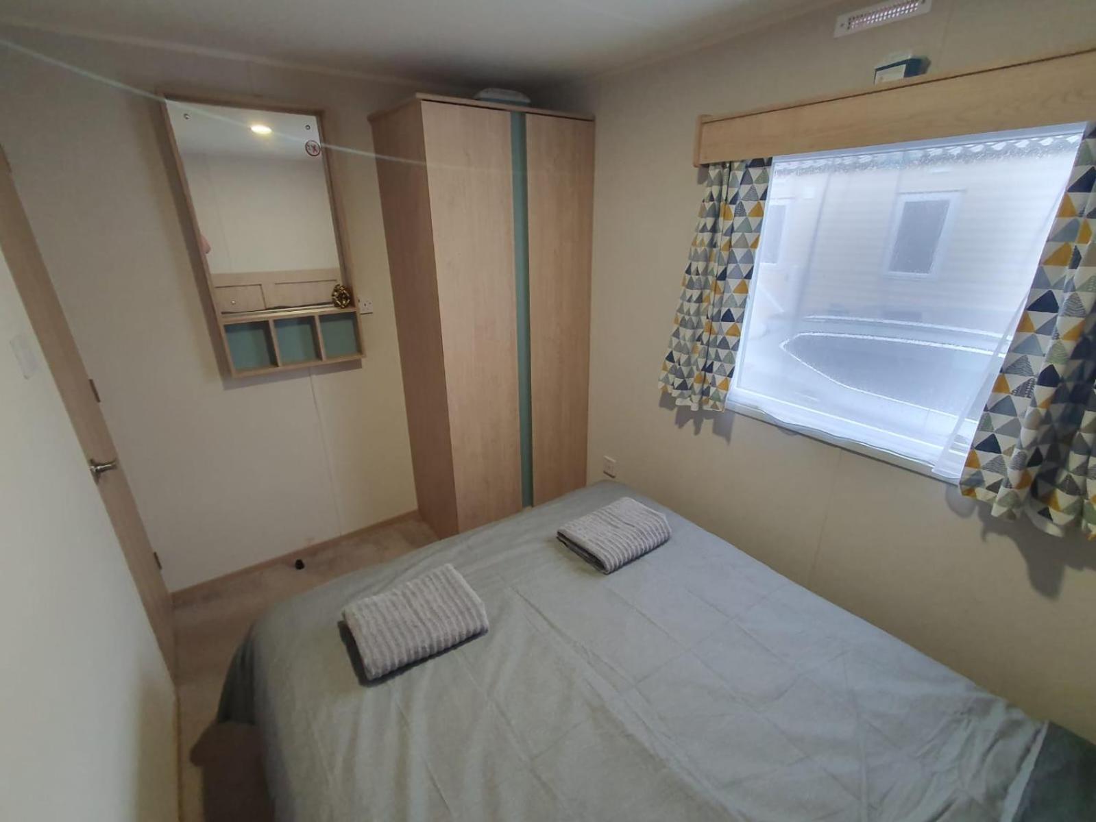 Escape City Caravan Lytchett Minster Esterno foto
