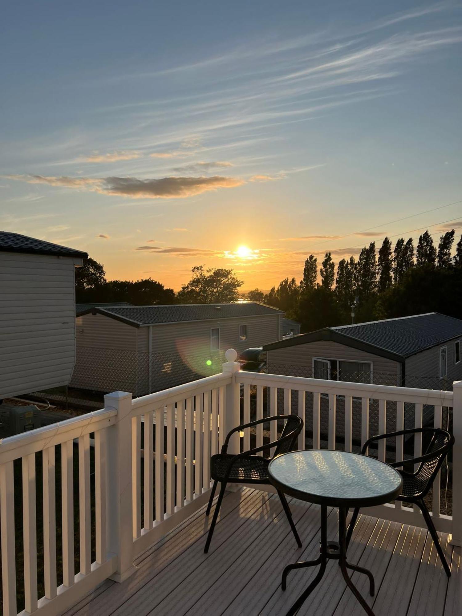 Escape City Caravan Lytchett Minster Esterno foto